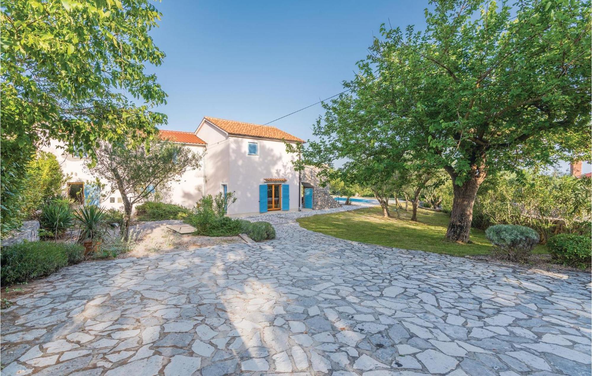 Nice Home In Zgaljici With Outdoor Swimming Pool Skrbcici Экстерьер фото